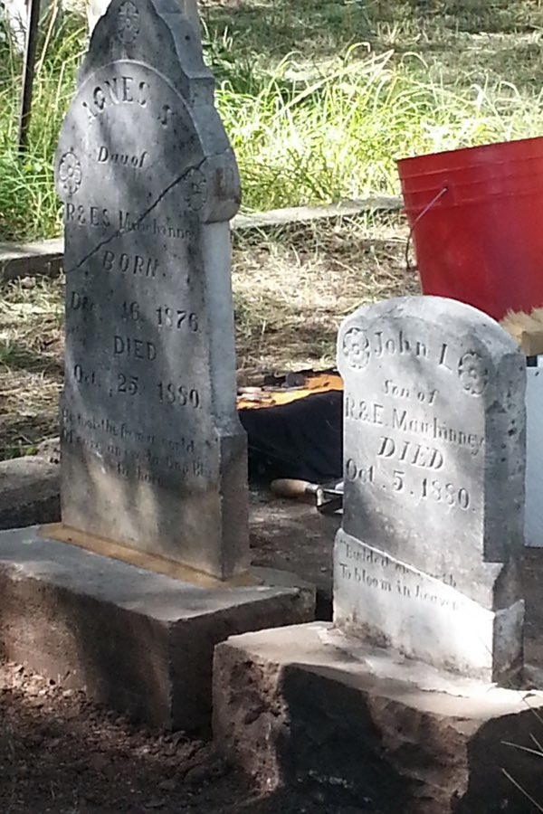 Glenwood-Cemetery_headstones